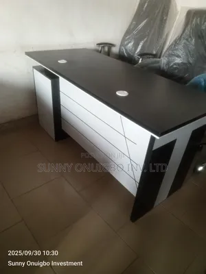 Executive Office Table 1.4meter With Drawers