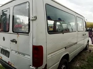 Volkswagen LT 2000 White