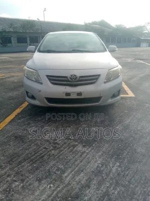 Toyota Corolla LE 4dr Sedan (1.8L 4cyl 4A) 2010 Silver
