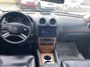 Mercedes-Benz GL-Class GL 550 2010 Black