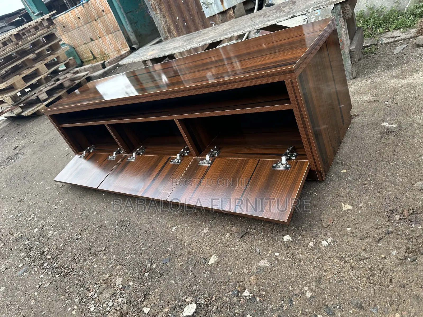 5 Feet Tv Shelf