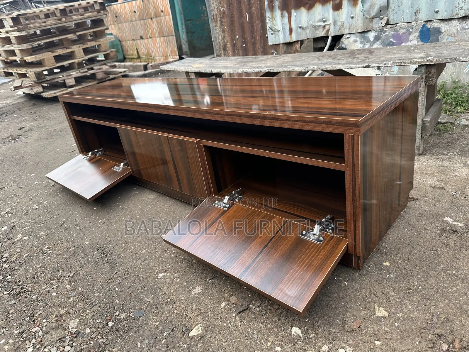 5 Feet Tv Shelf