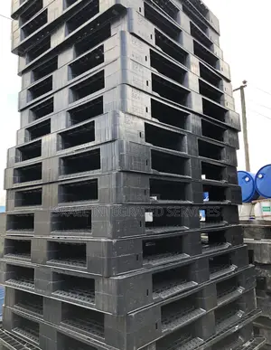Plastic Pallet 4ft× 3.3