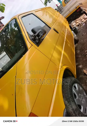 Volkswagen Transporter 2005 Yellow