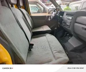 Volkswagen Transporter 2005 Yellow