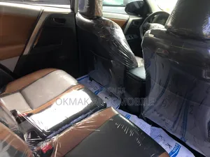 Toyota RAV4 XLE 4dr SUV (2.5L 4cyl 6A) 2014 Gray