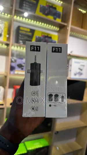 F11-2 Professional Wireless Microphone With Long Battery Life