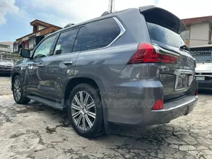 Lexus LX 570 AWD 2017 Gray
