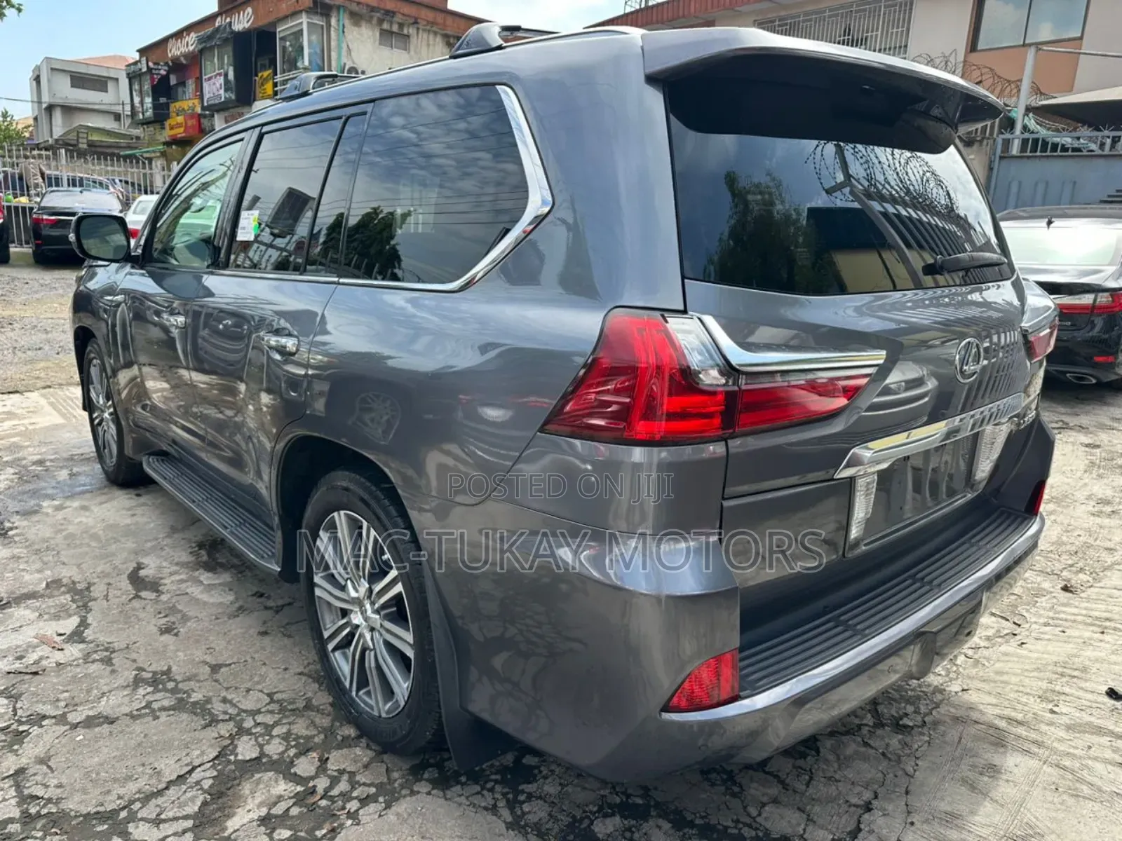 Lexus LX 570 AWD 2017 Gray