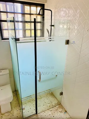 Shower Glass Middle Strip Line Glass Cubicle