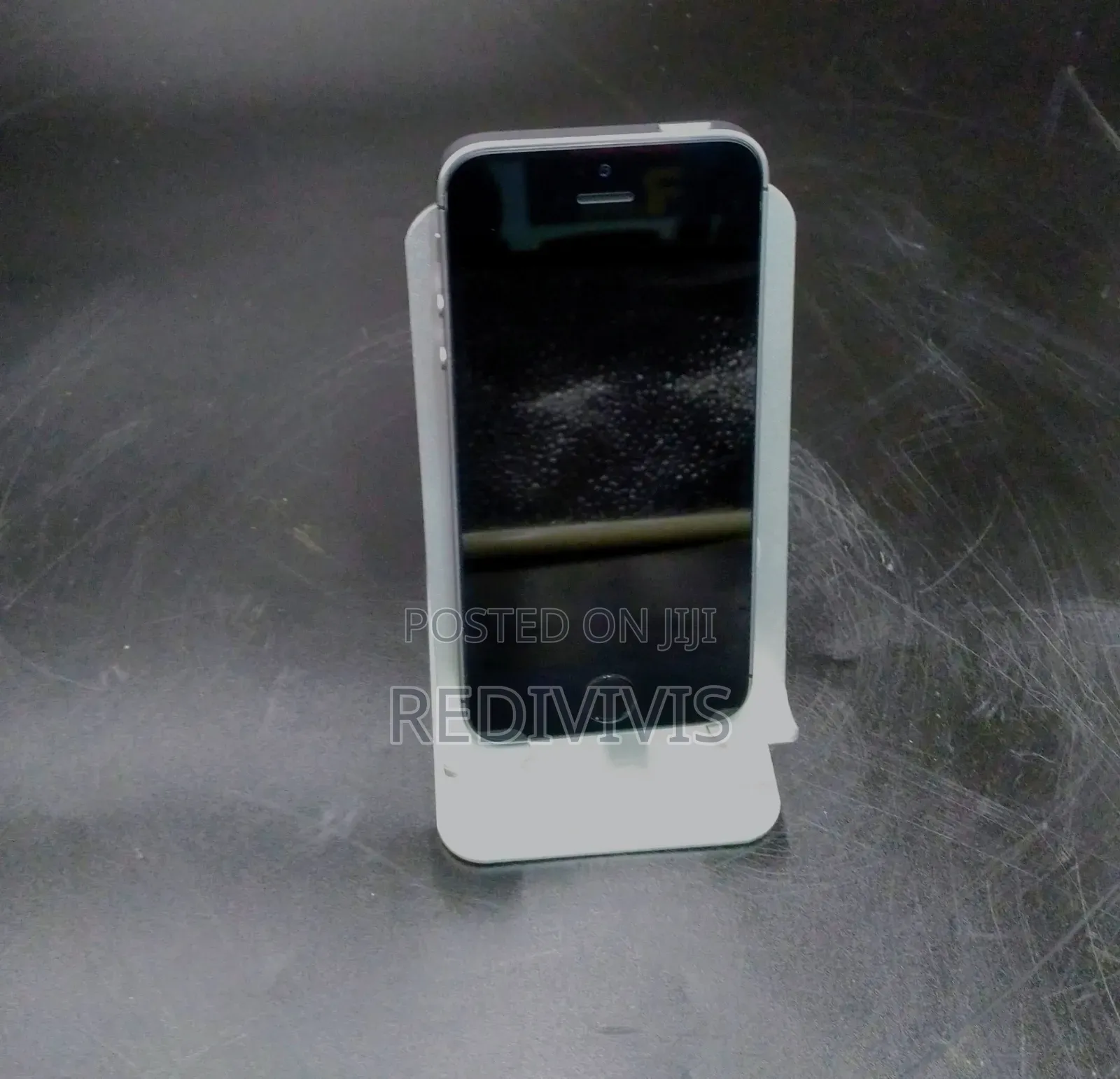 Apple iPhone SE 16 GB Silver