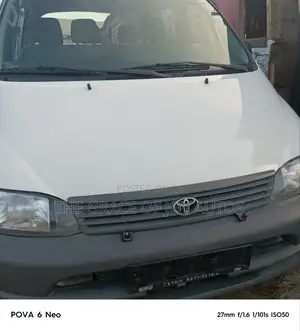 Toyota HiAce 2004 White