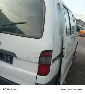 Toyota HiAce 2004 White