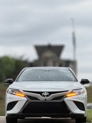 Toyota Camry XSE V6 FWD (3.5L 6cyl 8AM) 2018 White