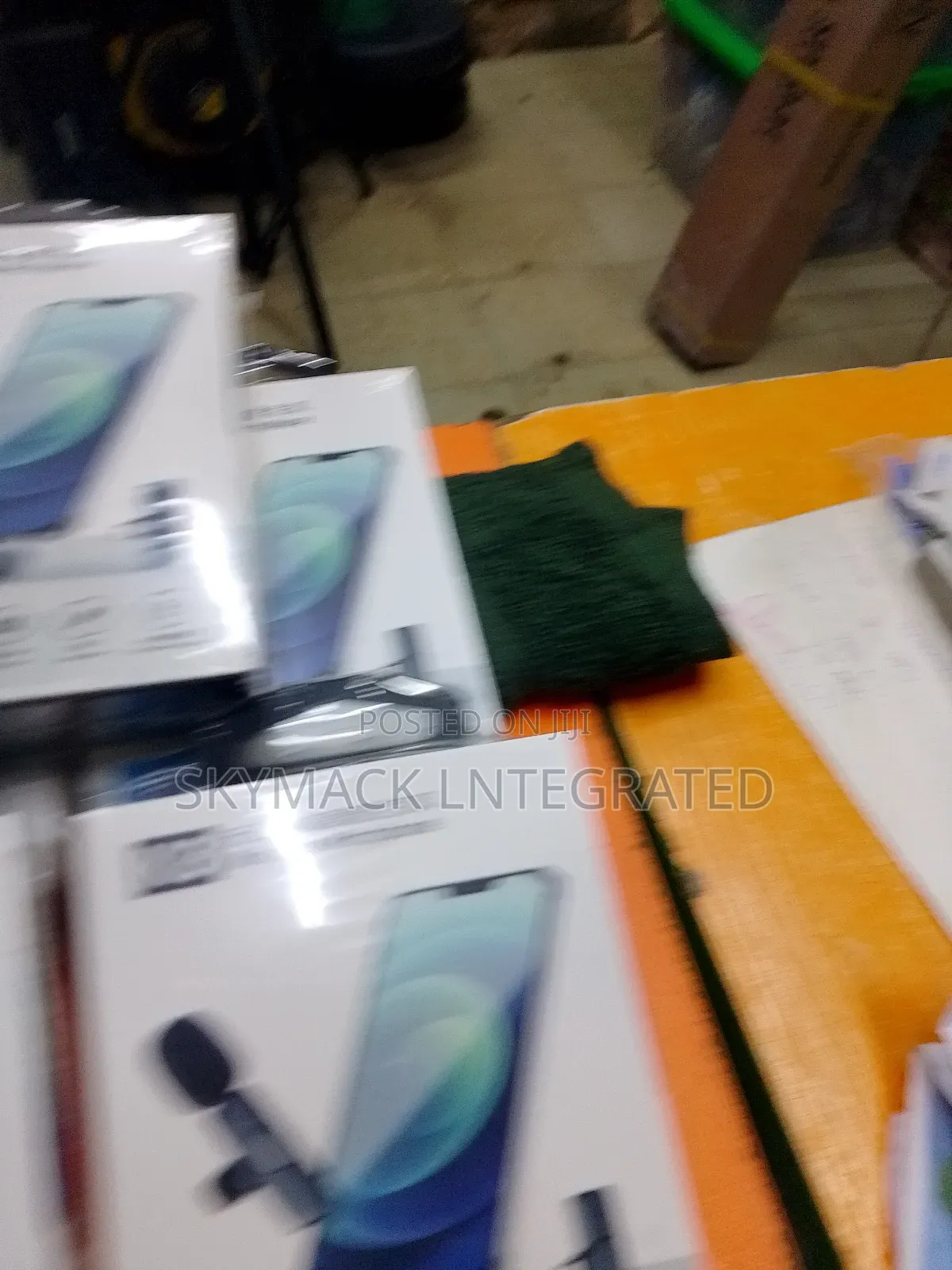  Wireless Microphone