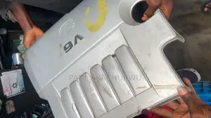 Toyota Highlander 08 Engine Cover