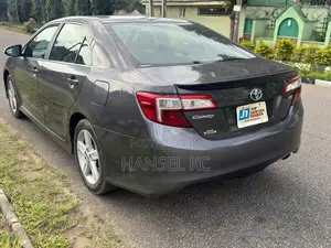 Toyota Camry SE Sport 4dr Sedan (2.5L 4cyl 6A) 2014 Gray