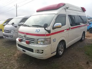 Toyota HiAce 2019 White