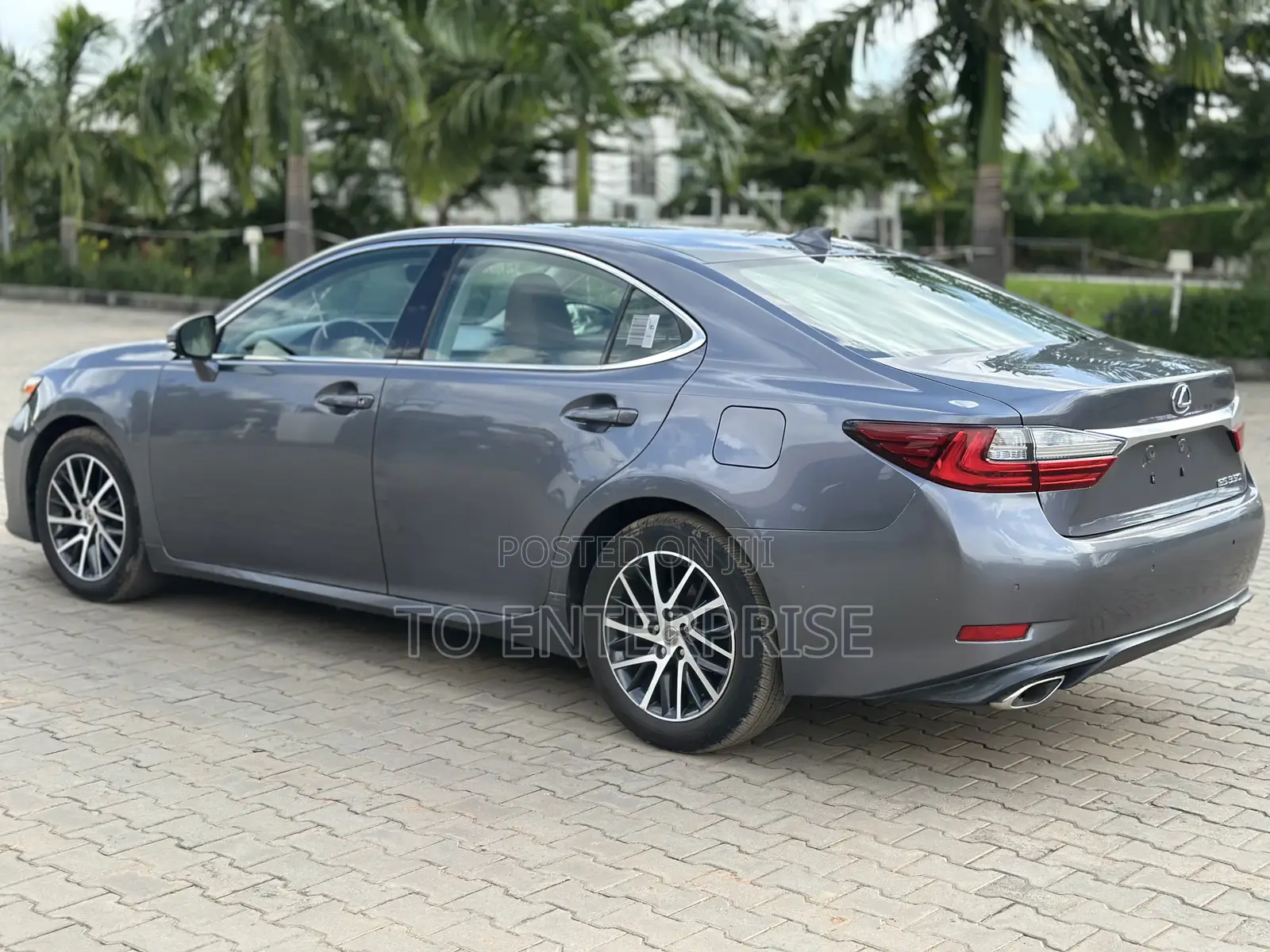Lexus ES 2016 Gray