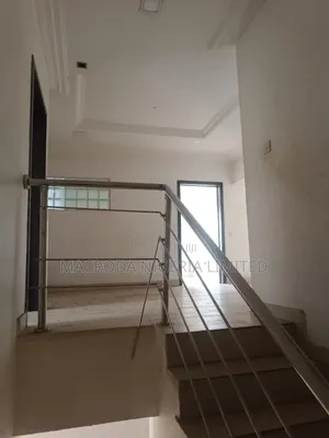5bdrm Duplex in Ikeja for rent