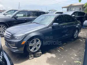 Mercedes-Benz C300 Luxury Sedan RWD (3.0L 6cyl 7A) 2011 Gray