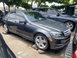 Mercedes-Benz C300 Luxury Sedan RWD (3.0L 6cyl 7A) 2011 Gray