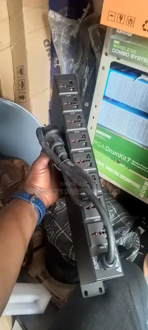 Dbx Sr-388 Power Sequencer With Circuit Breaker.