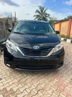 Toyota Sienna L 7-Passenger 4dr Minivan (3.5L 6cyl 6A) 2014 Blue