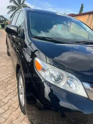 Toyota Sienna L 7-Passenger 4dr Minivan (3.5L 6cyl 6A) 2014 Blue