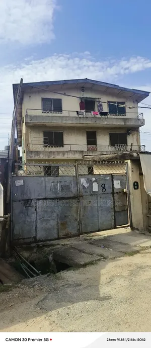 3bdrm Block of Flats in New Garage / Ojota for sale