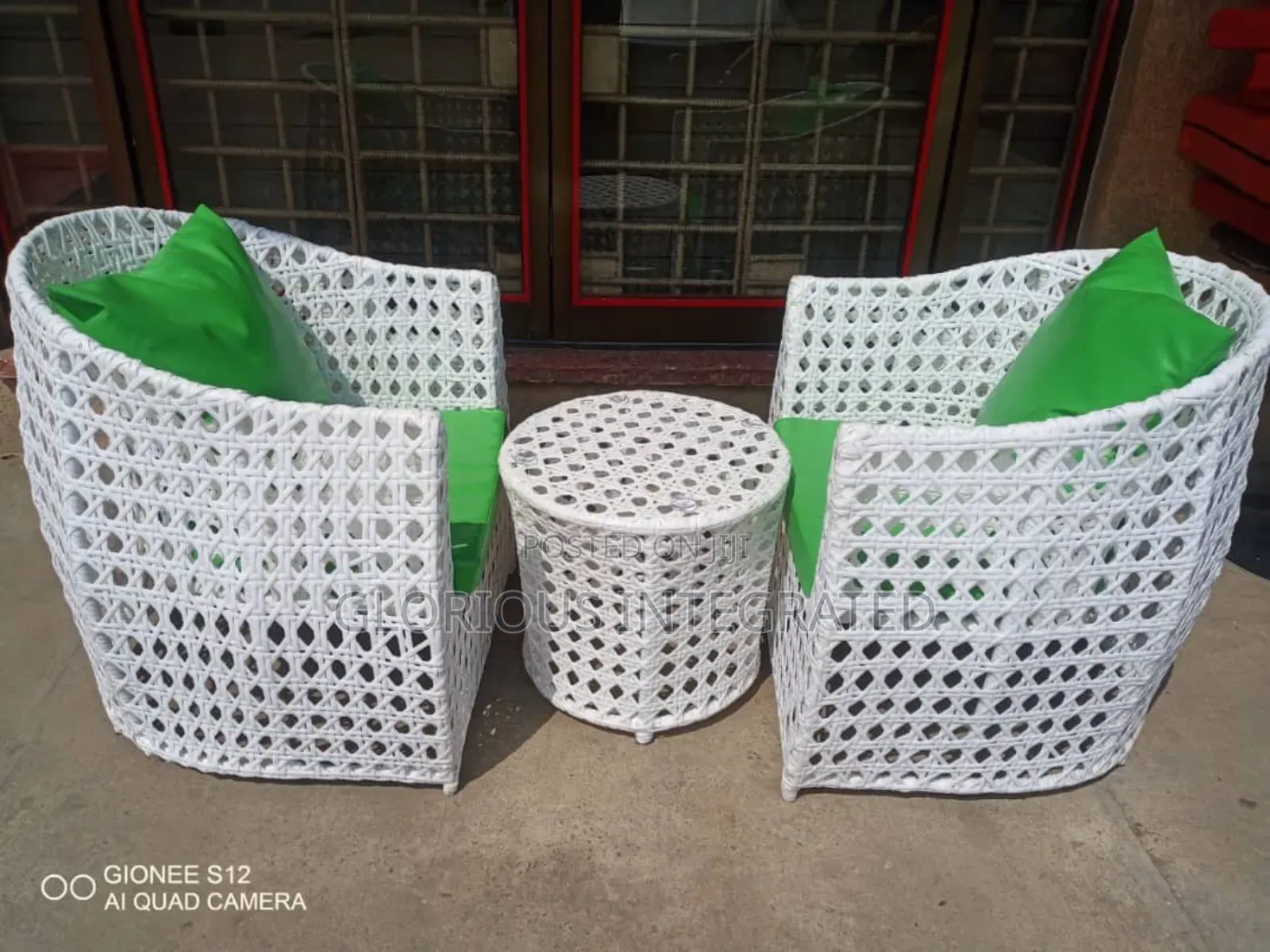 Corner Table and Chairs for Relaxing