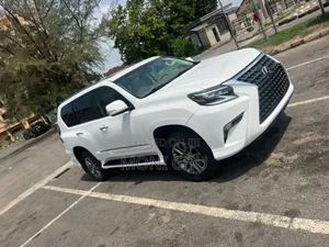 Lexus GX 2019 White