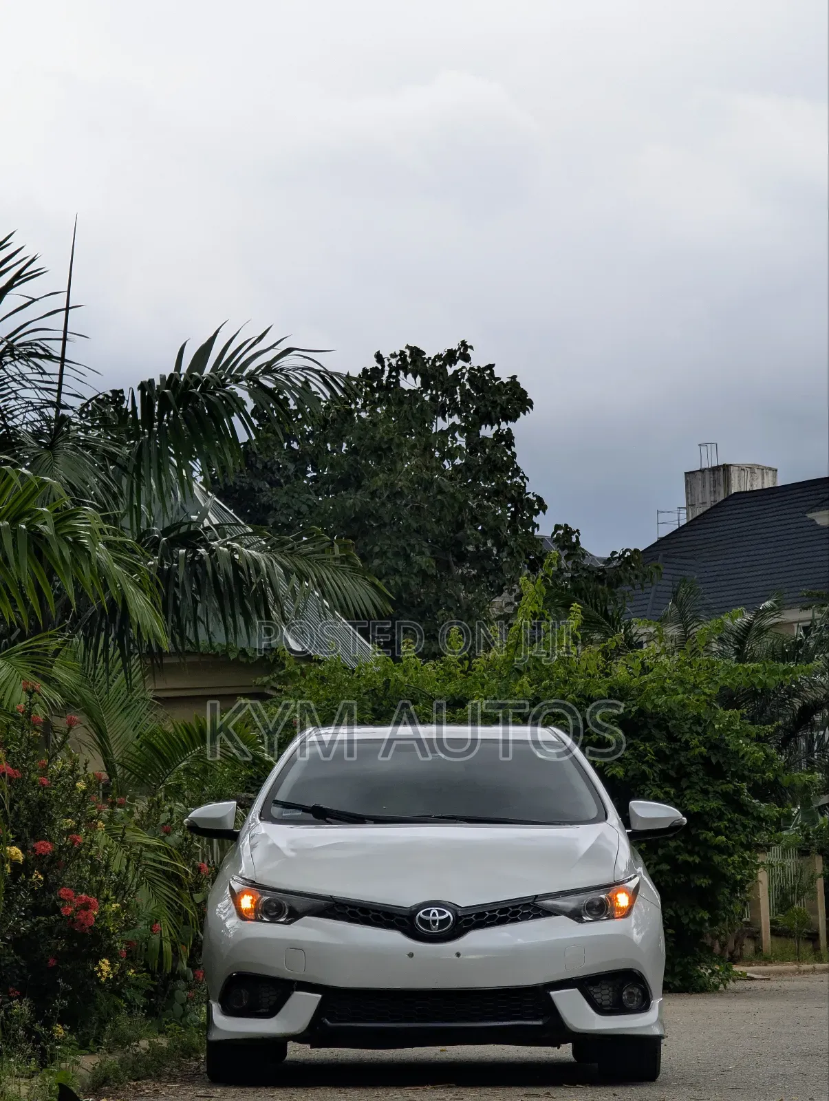 Scion iM Base 2016 White
