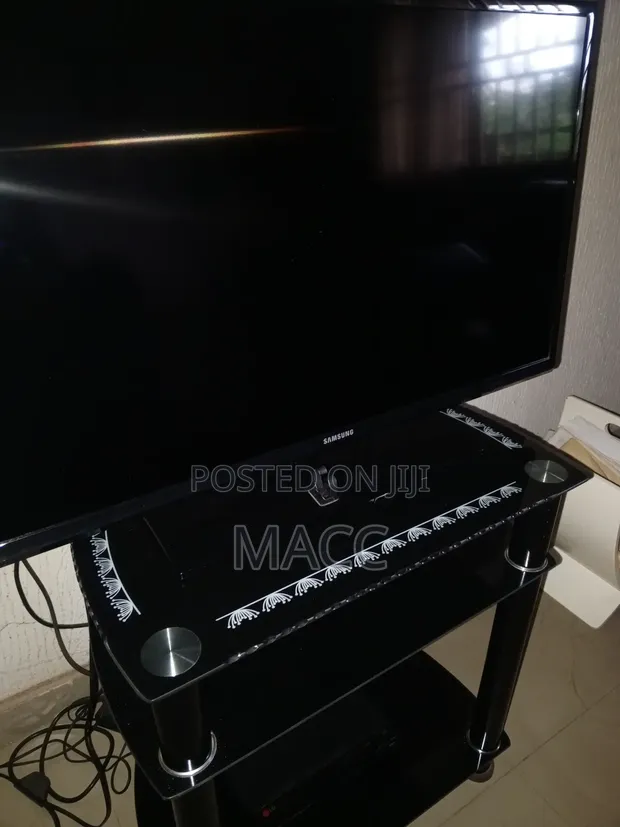 Samsung 32 Inches Led Tv With Tv Stand