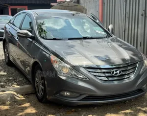Hyundai Sonata Limited 2.0T Sedan (2.0L 4cyl 6A) 2013 Gray
