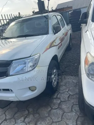 Toyota Hilux 2.0 VVT-i 2009 White