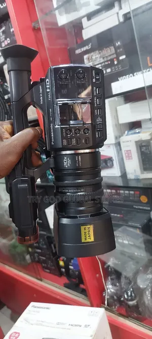 Panasonic Hc-Pv100 Camera