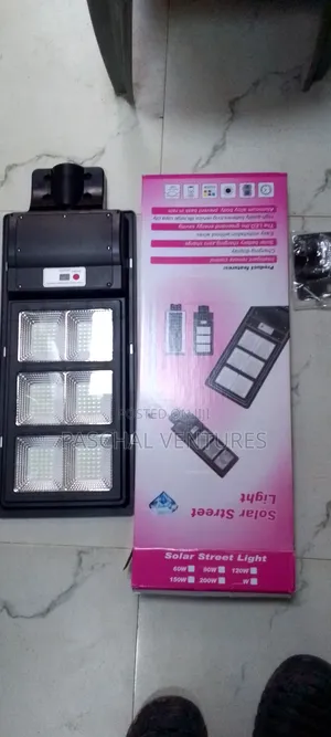 Solar Street Light. 800 Watts