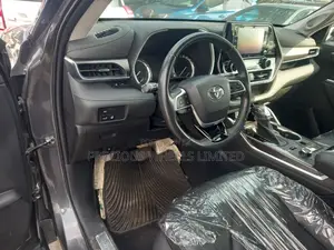 Toyota Highlander 2022 Gray