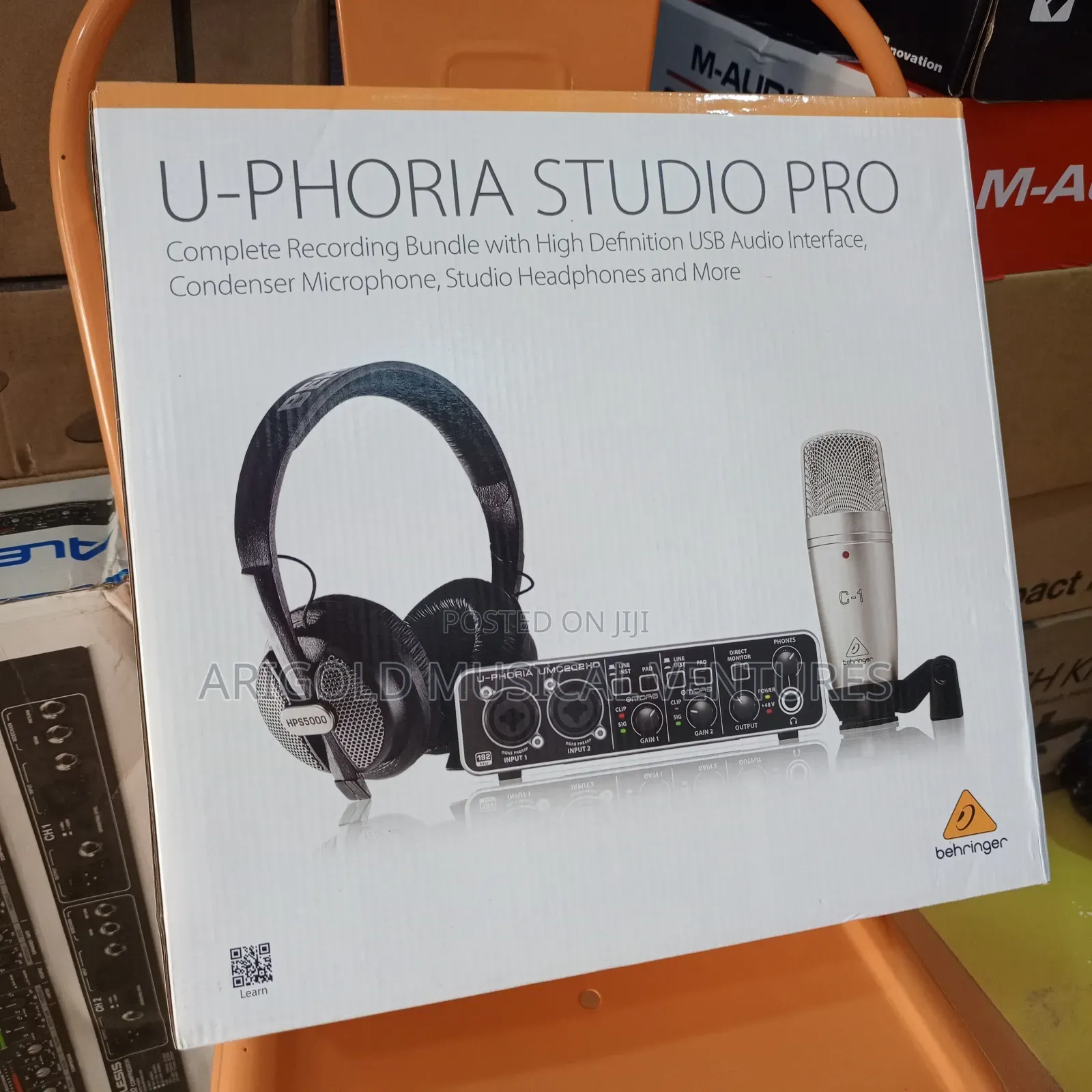 Professional Behringer U-Phoria Studio Pro Complete Studio Boundle