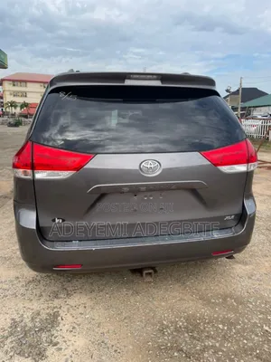 Toyota Sienna 2011 Gray