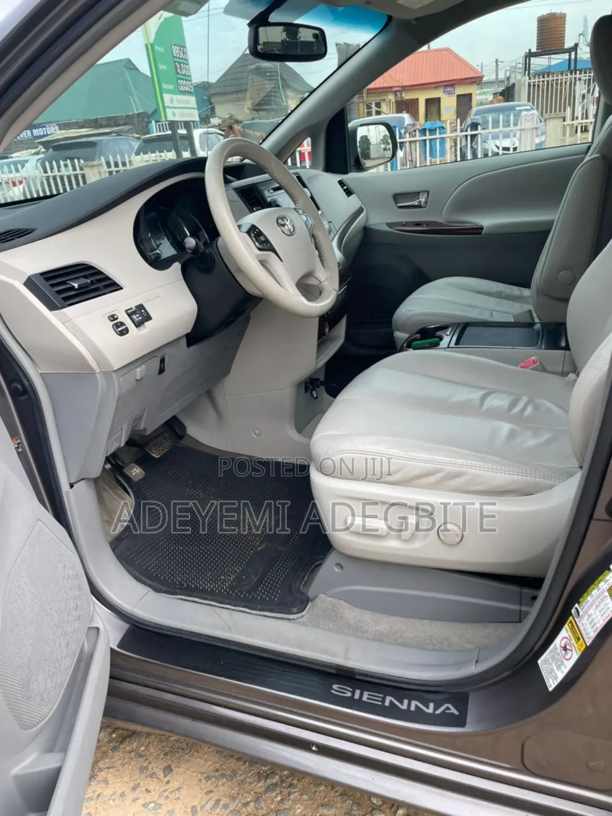 Toyota Sienna 2011 Gray