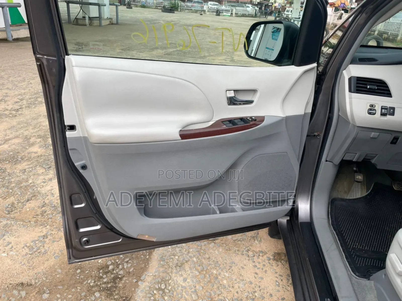 Toyota Sienna 2011 Gray