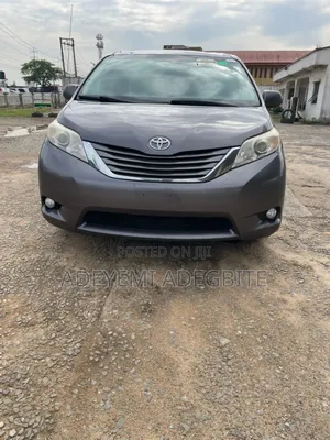 Toyota Sienna 2011 Gray