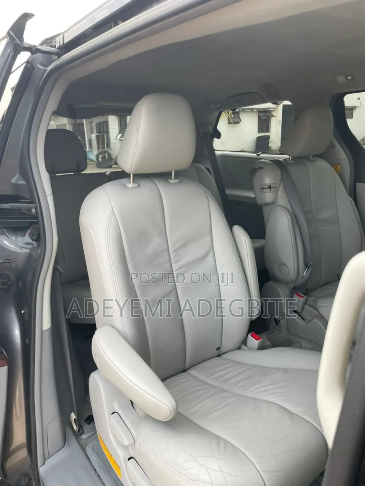 Toyota Sienna 2011 Gray