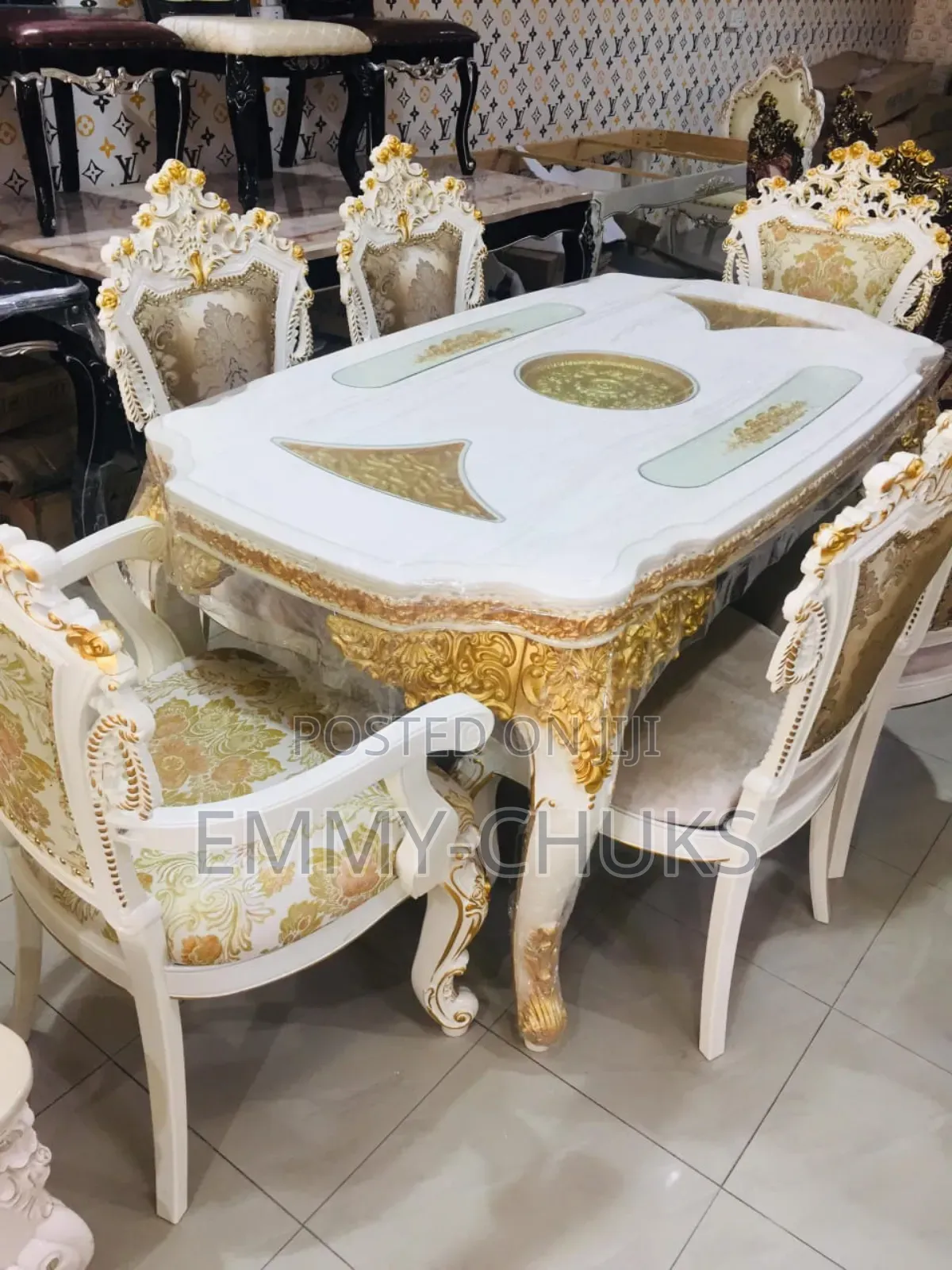 Dinning Table by 6 Seater