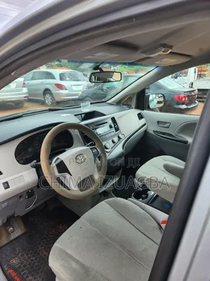 Toyota Sienna 2014 Blue