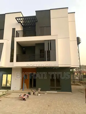 4bdrm Duplex in Tool Box Estate, Life Camp for sale