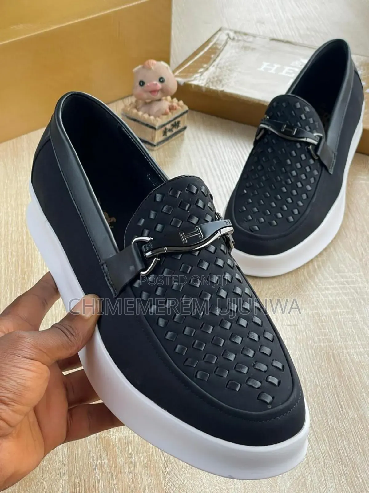 Quality Hermes Black and White