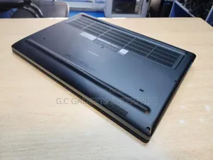 Laptop Dell Precision 7530 16GB Intel Xeon SSD 512GB